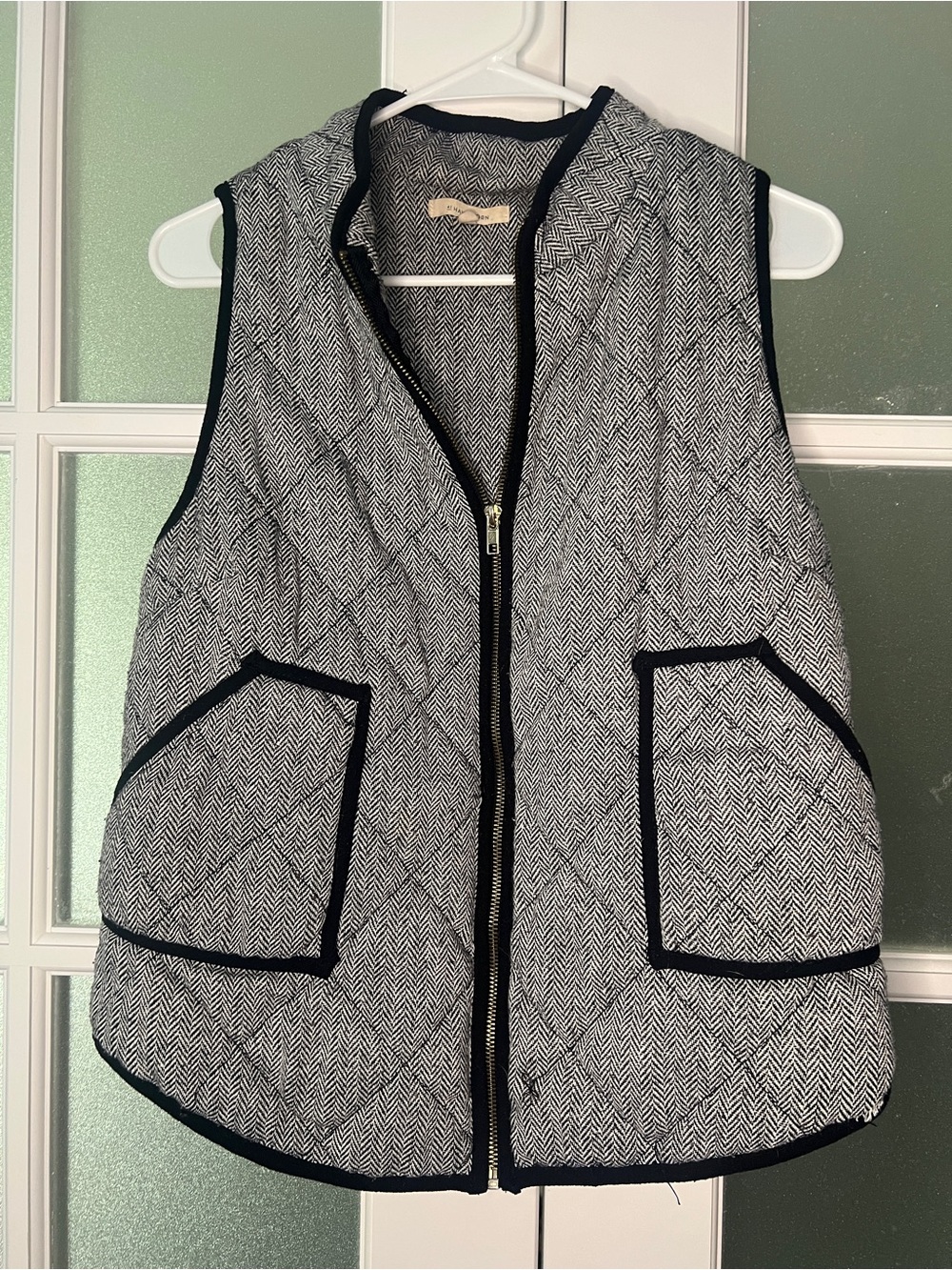 41 Hawthorn Black & White Quilted Herringbone Vest